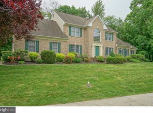 38 Stanwyck Rd, Mount Laurel, NJ 08054