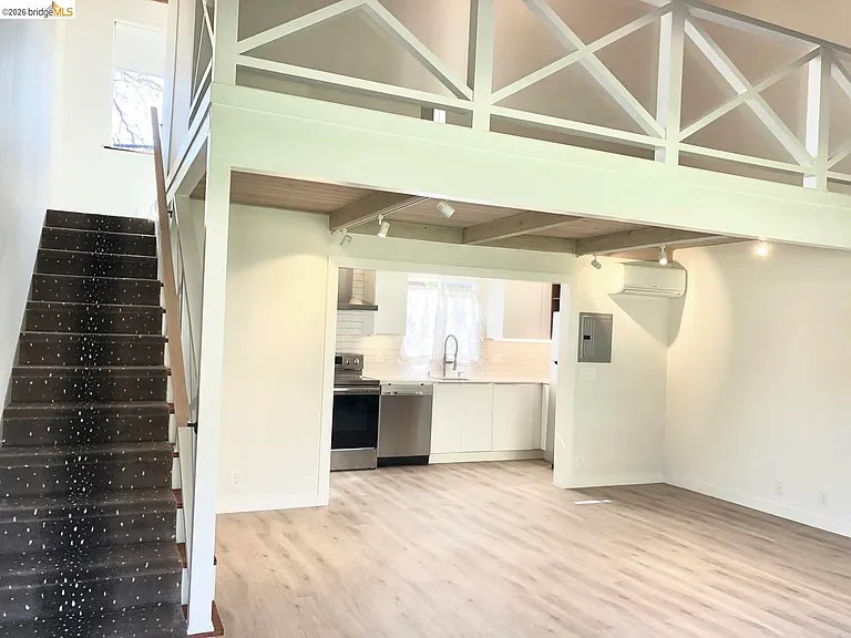 21 Waverley Ct #3 — Photo 5