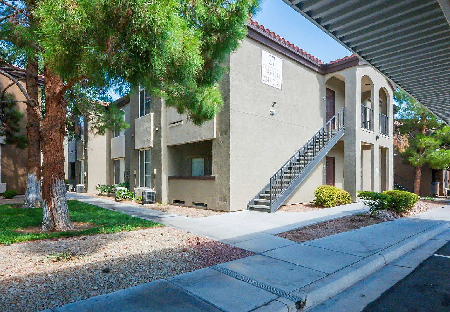 1 bed, 1.0 bath, 813 sqft, $1,500 — Photo 1