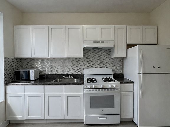 2nd image of 34 Claver Pl #3R