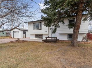 5514 Solitaire Dr, Rapid City, SD 57703