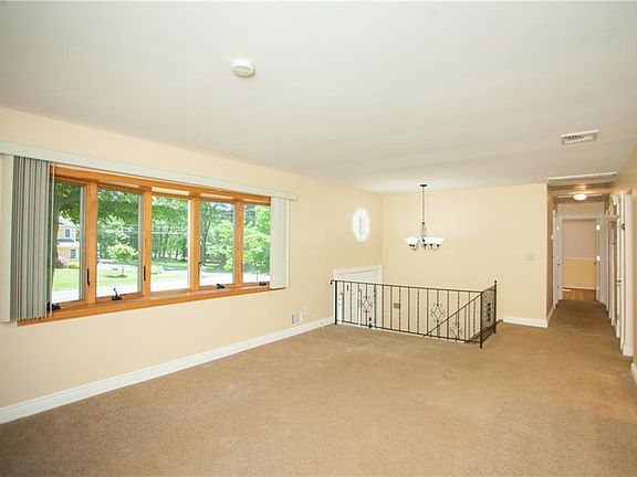 5th image of 1 N Lorna Ln