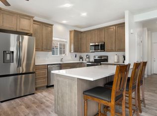 1898 W Pointe Meadow Loop, Lehi, UT 84043