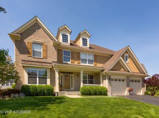 302 Colonial Dr, Vernon Hills, IL