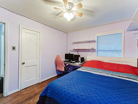3rd image of 2105 Pomona Dr