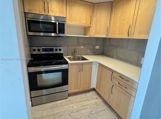 7904 West Dr APT 909, North Bay Village, FL 33141