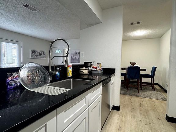 5th image of 1319 Brenda Ln APT D