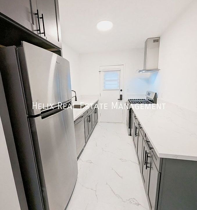 1st image of 1728 N Sierra Bonita Ave APT 2