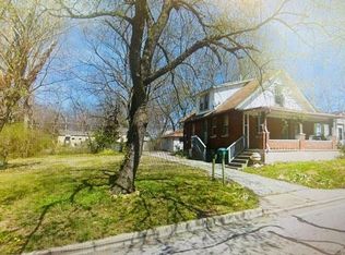 2330 W 48th St, Westwood, KS 66205