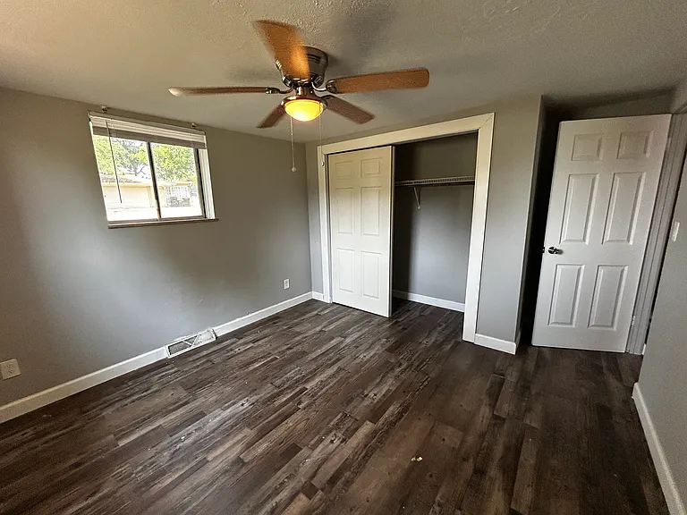 2920 N Woodbine Ter #2920 — Photo 8