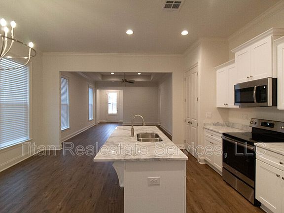 4th image of 106 Zoie Dr