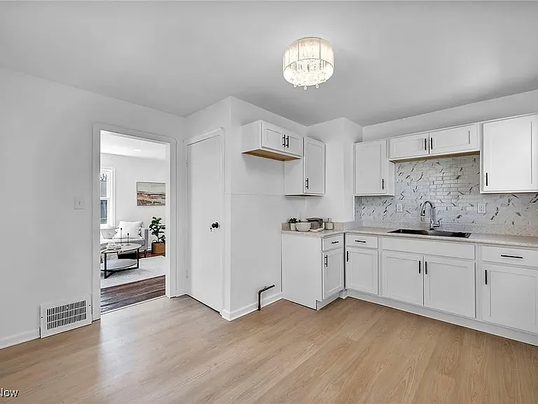 12312 Worthington Ave — Photo 3
