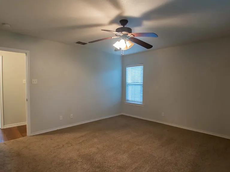 2110 Inwood Cir — Photo 11