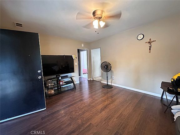2nd image of 437 Oak St