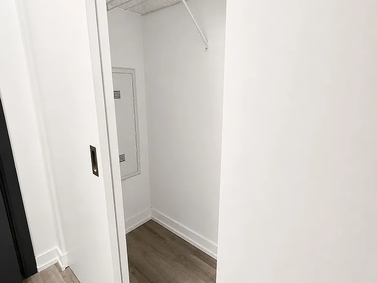 5 Wellington St S #905 — Photo 27