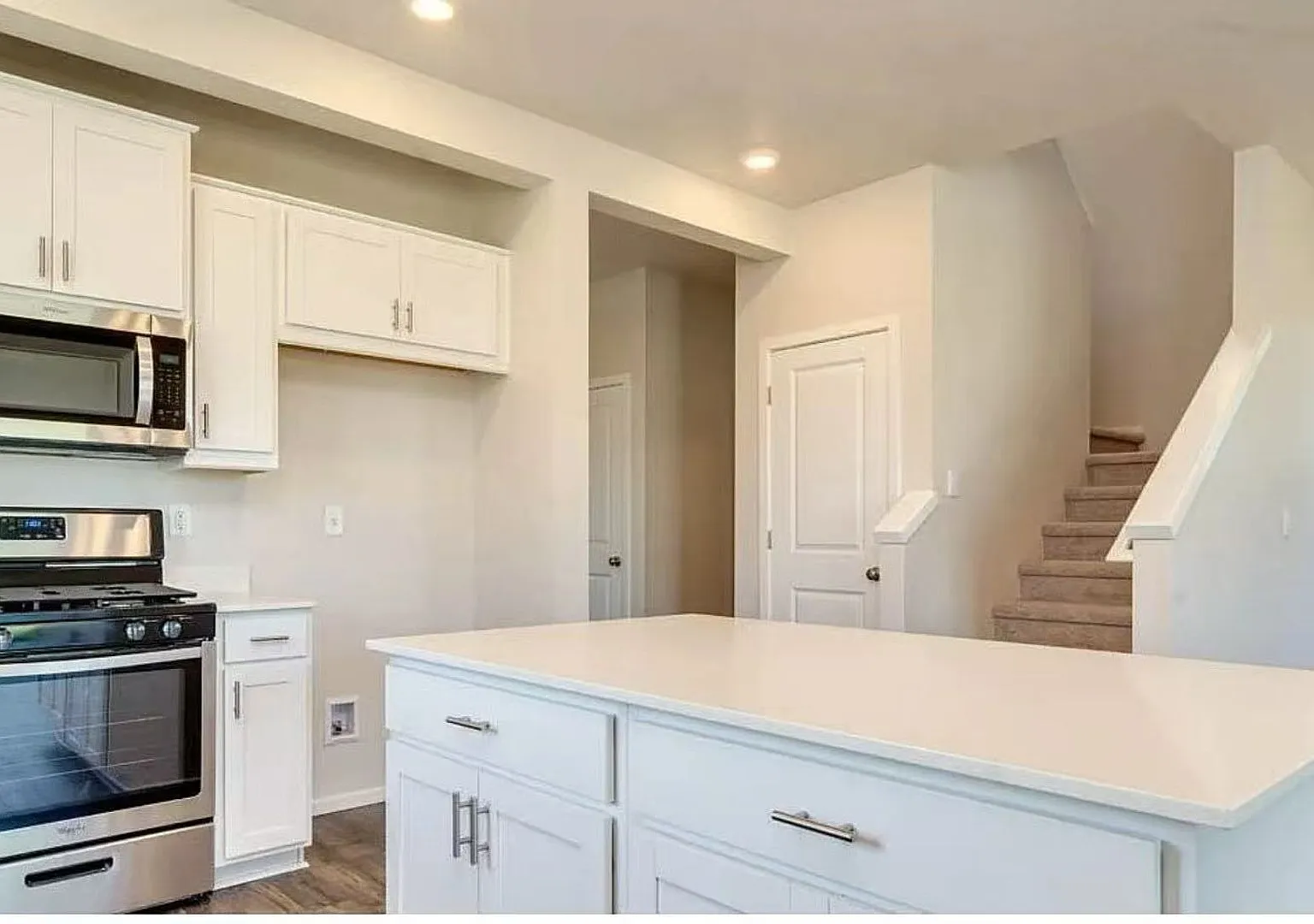 274 Greencrest St NE — Photo 4