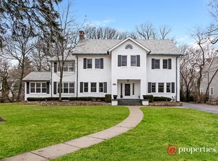 2260 Sheridan Rd, Highland Park, IL 60035