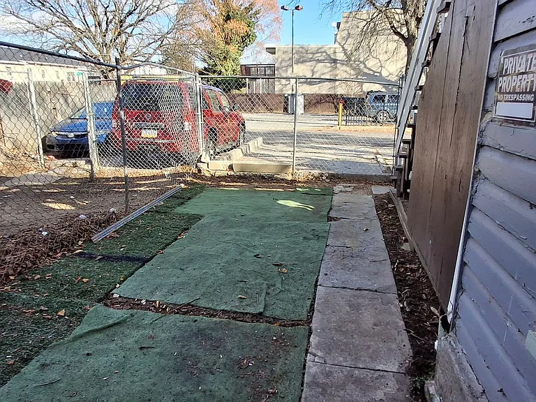 221 S Pine Street — Photo 15
