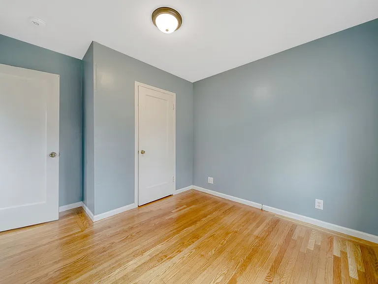119 Claremont Ave — Photo 29