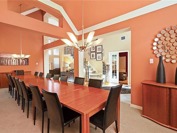 5th image of 8801 Holloway Ln