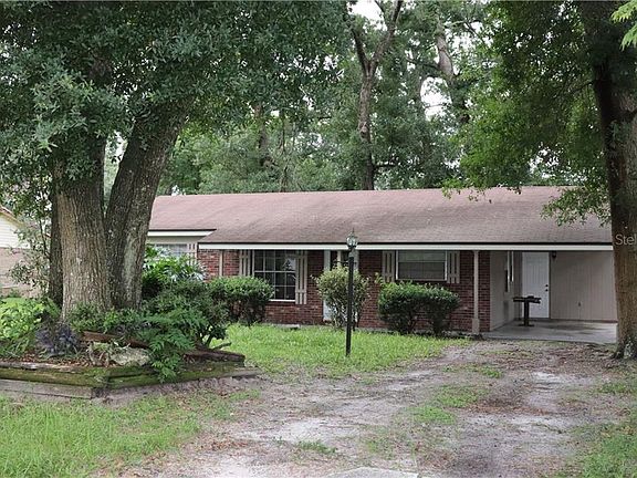 3rd image of 241 W Gardenia Dr