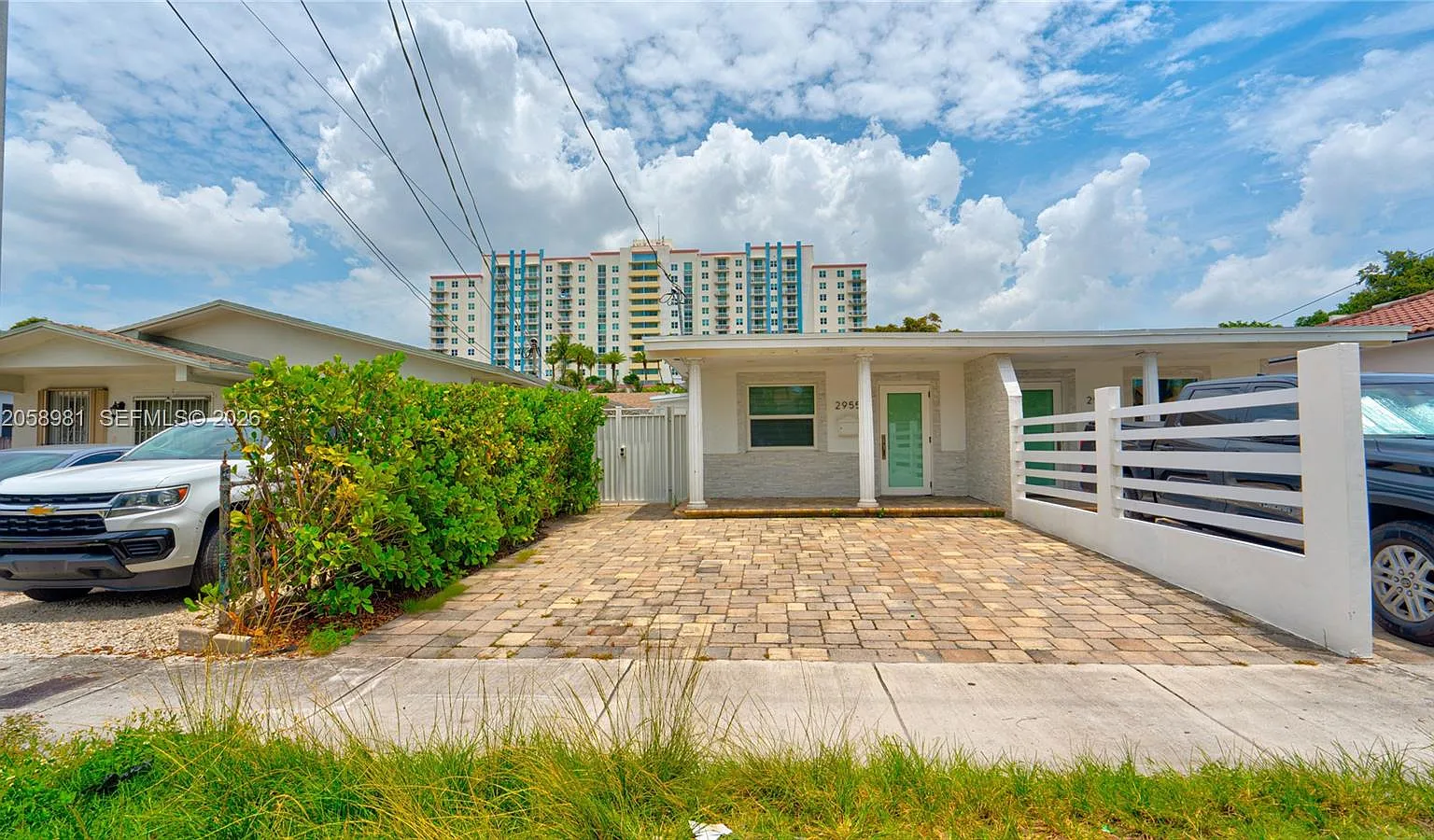 Miami Suburban Acres — Photo 3