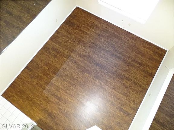 5th image of 7212 Sun Cove Cir