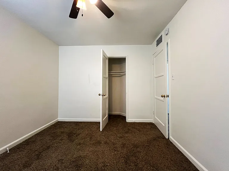 950 Flora St — Photo 10