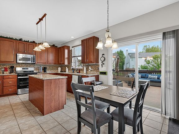 5th image of 230 Vail Ct