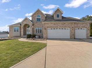 148 Timber Point Ct, Valparaiso, IN 46385
