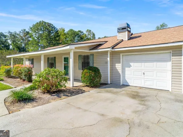 1141 Holly Hills Dr SW, Lilburn, GA 30047