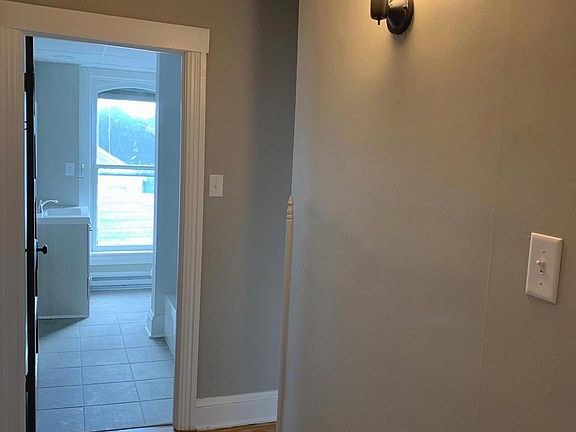 4th image of 41 E Antietam St APT 3