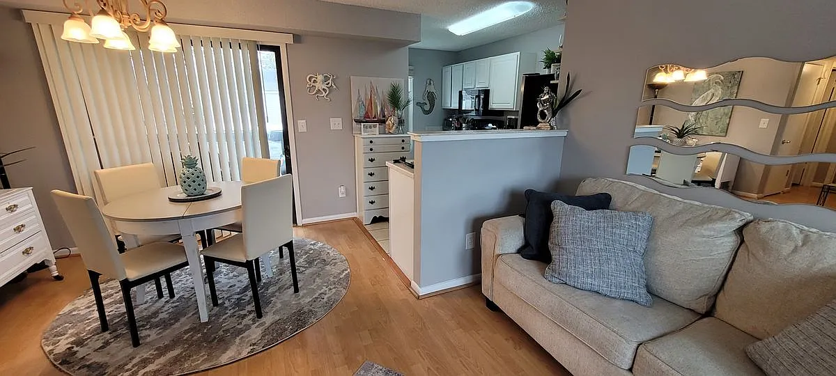 2 bed, 1.0 bath, 832 sqft, $2,400 — Photo 3