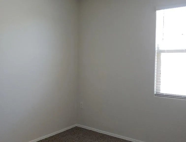 3521 N 307th Dr — Photo 17