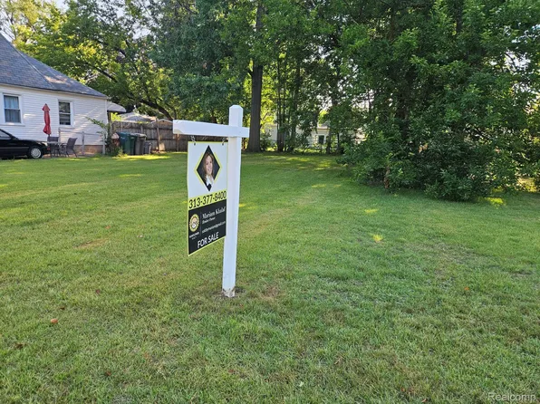 2827/2833 Homeplace St, Dearborn, MI 48124