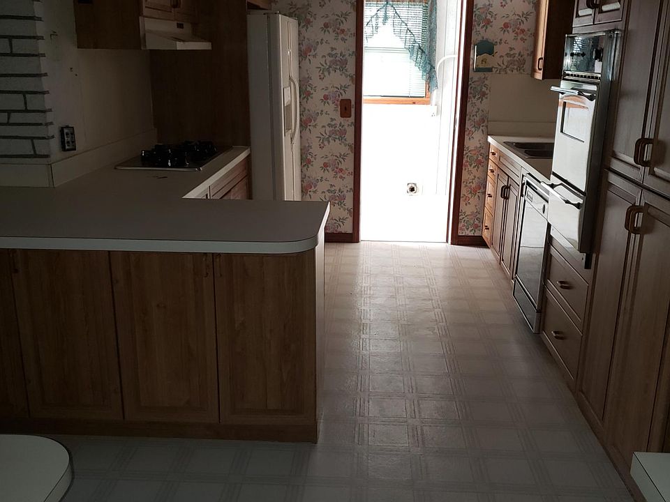 2nd image of 205 N 37th St