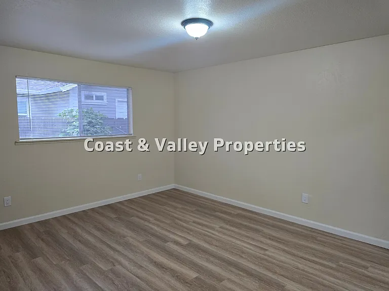 315 Ellis St — Photo 4
