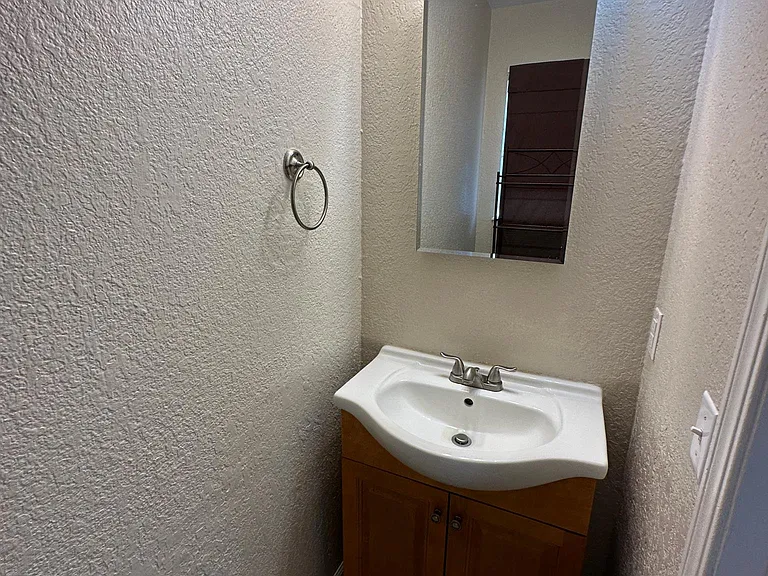 1008 N Nail Pkwy — Photo 18