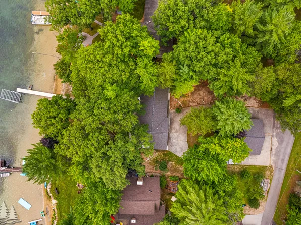 1145 Lagoon Ave, Lewiston, MI 49756