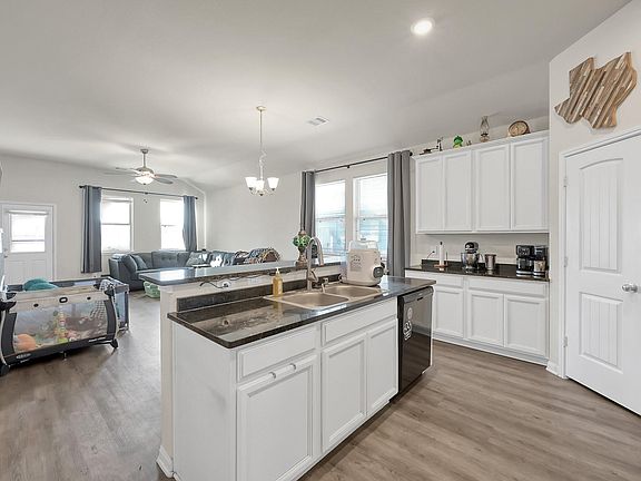 4th image of 14148 Kamilia Rd