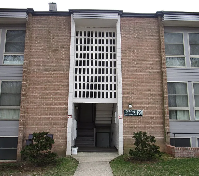 2206 Greenery Ln #202