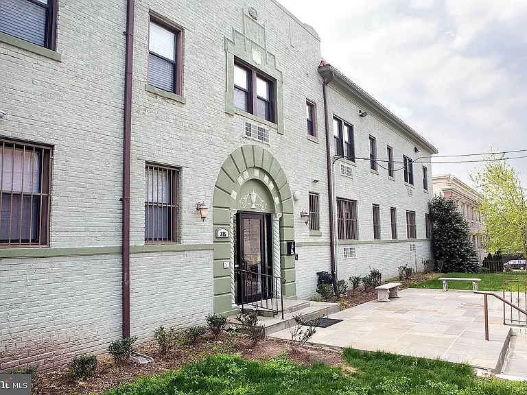 315 Evarts St NE #107 — Photo 9