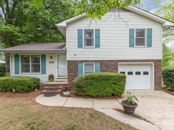 209 Palmer St, Albemarle, NC 28001