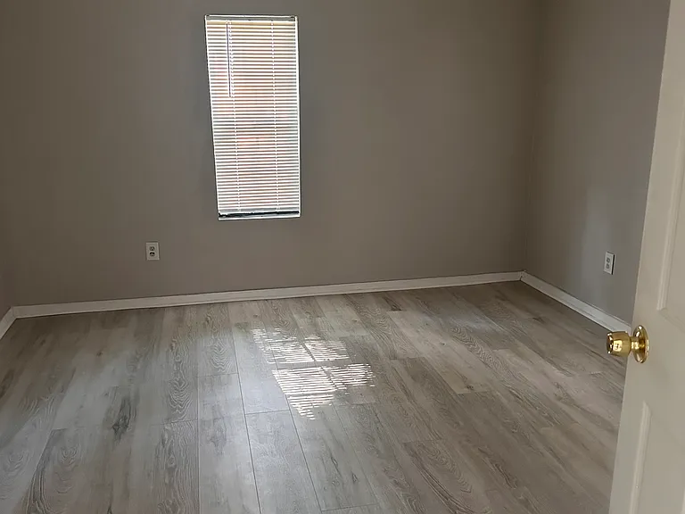 1019 Hill Ave — Photo 7