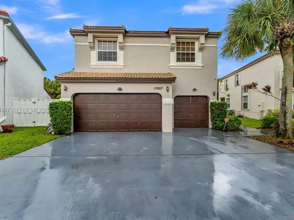 15887 NW 11th St, Pembroke Pines, FL 33028