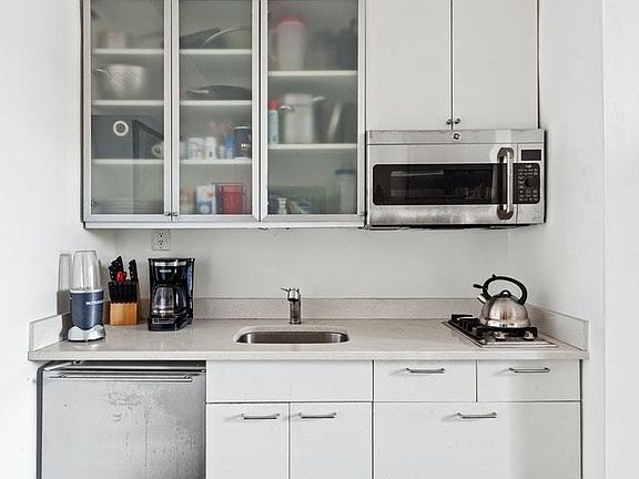 3rd image of 344 W 12th St APT 6E