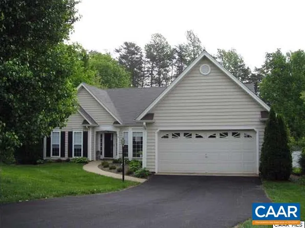 1923 English Oaks Cir N, Charlottesville, VA 22911