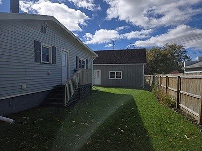 3rd image of 72 Commercial St