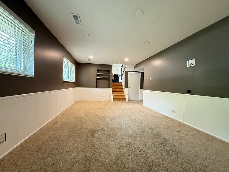 2305 N Williamsburg St — Photo 16