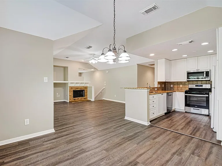 77 Woodlily Pl — Photo 10